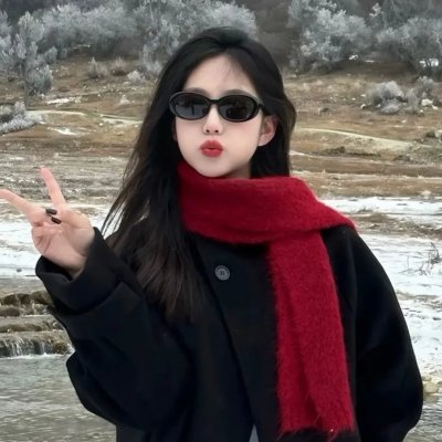 他在窥着你